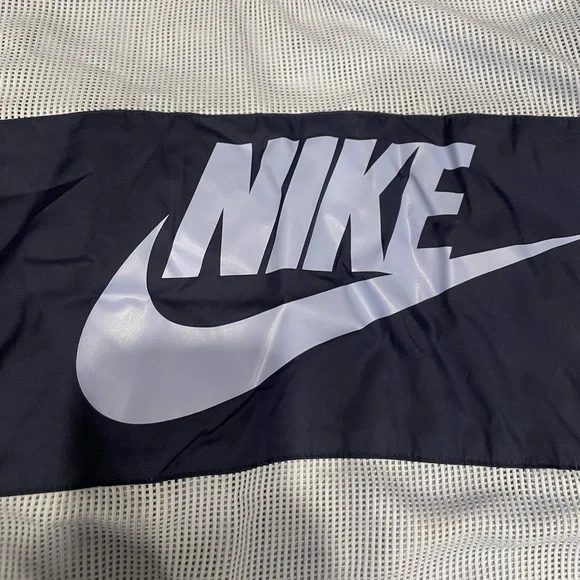 Nike Cropped Mesh Tee - Picture 2 of 4